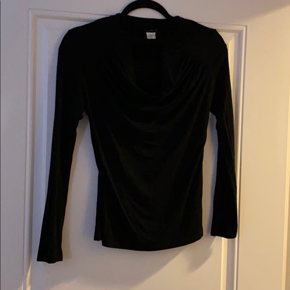 Long sleeve Black keyhole shirt